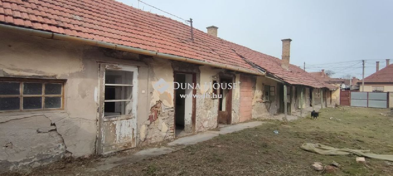 Eladó családi ház Cegléd