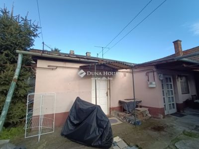Eladó sorház Cegléd