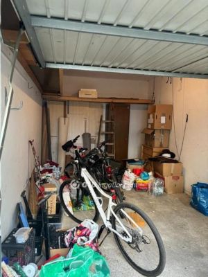 Eladó egyedi garázs Nyíregyháza