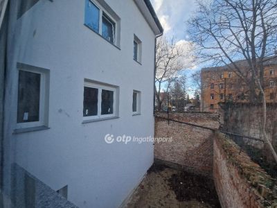 Eladó egyéb iroda Sopron