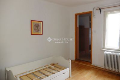 Eladó házrész Esztergom