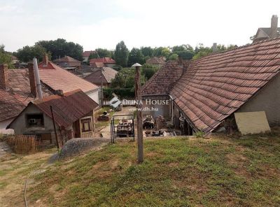 Eladó családi ház Bajna