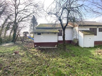 Eladó nyaraló Dömsöd