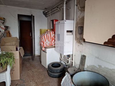 Eladó családi ház Komló
