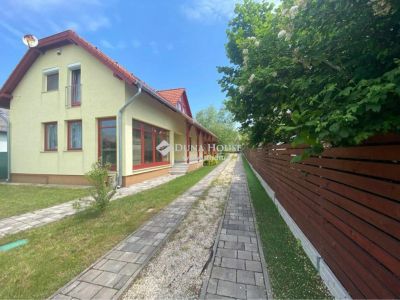 Eladó családi ház Gödöllő