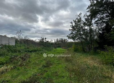 Eladó lakóövezeti telek Győrság