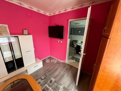 Eladó családi ház Poroszló