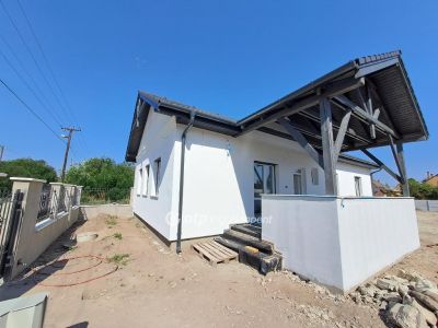 Eladó családi ház Nagykőrös