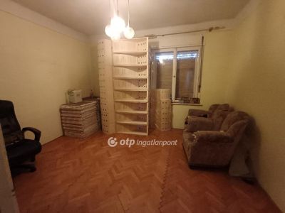 Eladó családi ház Baja