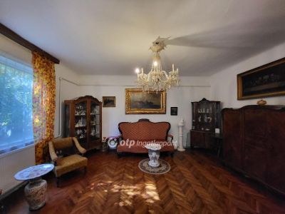Eladó családi ház Budapest