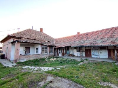 Eladó családi ház Kenderes