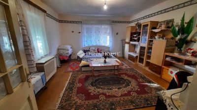 Eladó családi ház Jászladány