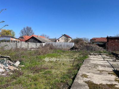 Eladó lakóövezeti telek Debrecen