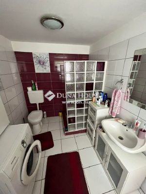 Eladó családi ház Budapest