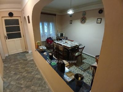 Eladó családi ház Tiszabercel