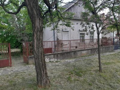 Eladó családi ház Adács