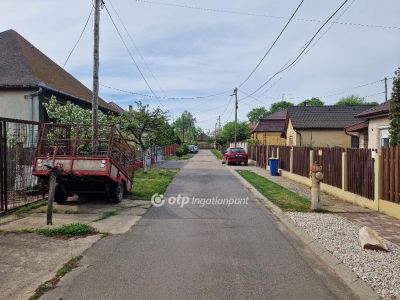 Eladó lakóövezeti telek Debrecen