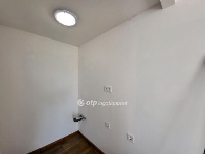 Eladó nyaraló Balatonlelle