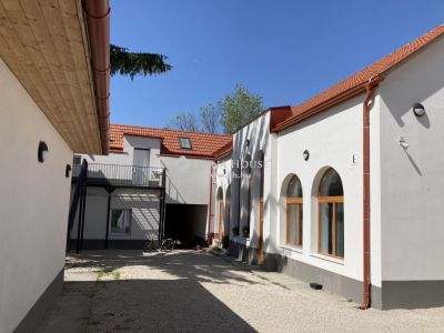 Eladó családi ház Esztergom