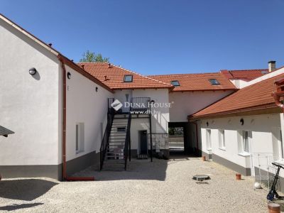 Eladó családi ház Esztergom