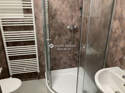 Eladó családi ház Esztergom