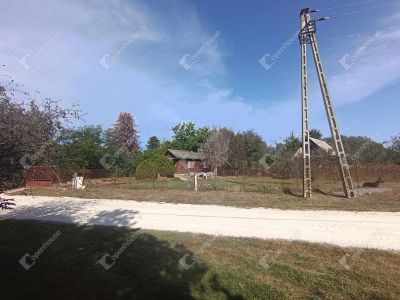 Eladó külterületi telek Monor Monorierdő