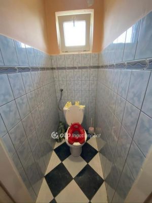 Eladó családi ház Poroszló