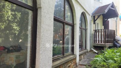 Eladó családi ház Solymár