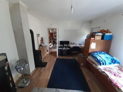 Eladó családi ház Monor