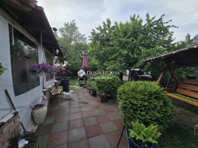 Eladó családi ház Budapest