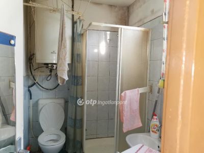 Eladó családi ház Szekszárd
