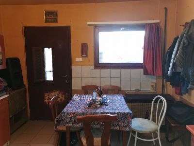 Eladó családi ház Szekszárd