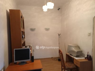 Eladó családi ház Budapest