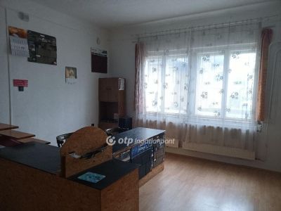 Eladó családi ház Budapest