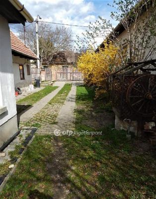 Eladó családi ház Piliscsaba