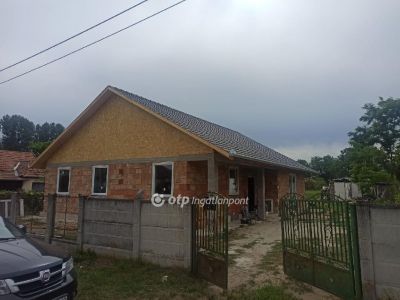 Eladó családi ház Kóka