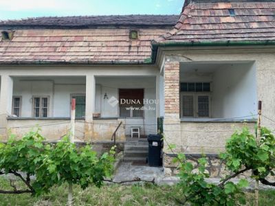Eladó családi ház Tata