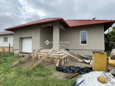 Eladó családi ház Erdőkertes