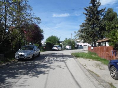 Eladó lakóövezeti telek Budapest