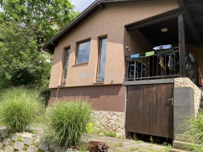 Eladó családi ház Pilisborosjenő