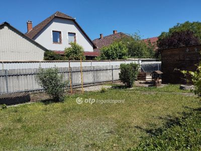 Eladó családi ház Jászberény