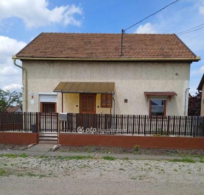 Eladó családi ház Jászberény