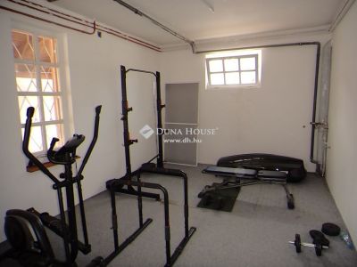 Eladó családi ház Budapest