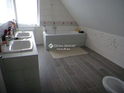 Eladó családi ház Budapest
