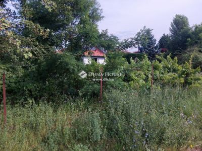 Eladó lakóövezeti telek Pécel