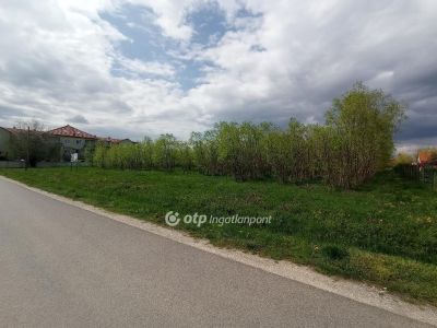 Eladó lakóövezeti telek Felsőzsolca