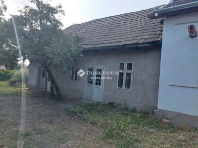 Eladó családi ház Apc