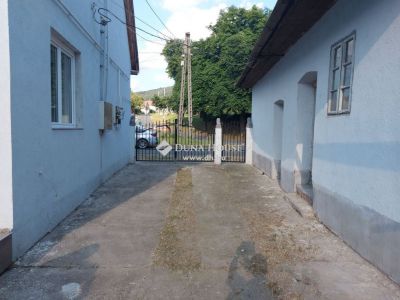 Eladó családi ház Apc
