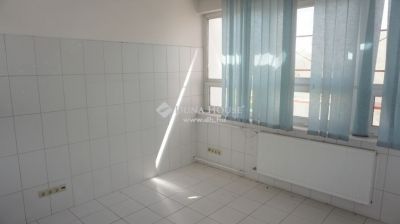 Eladó irodahelység irodaházban Zalaegerszeg