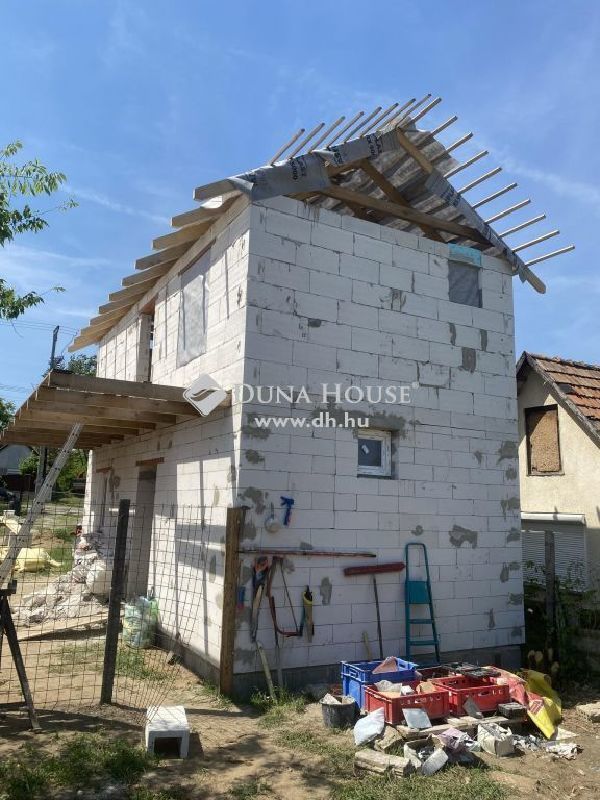 Eladó családi ház Üllő